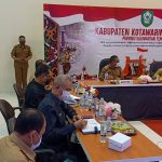 Kasat Pol PP Provinsi Kalteng Hadiri Rapat Evaluasi Satgas Penanganan Covid-19 di Kabupaten Kotim