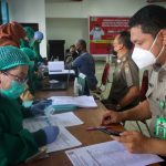 Vaksinasi Covid-19 Tahap Pertama Bagi Anggota Satpol PP Provinsi Kalteng