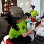 Satpol PP Provinsi Kalteng Lakukan Pengamanan Kegiatan Vaksinasi Covid-19 Dosis 2 Bagi Anak-anak